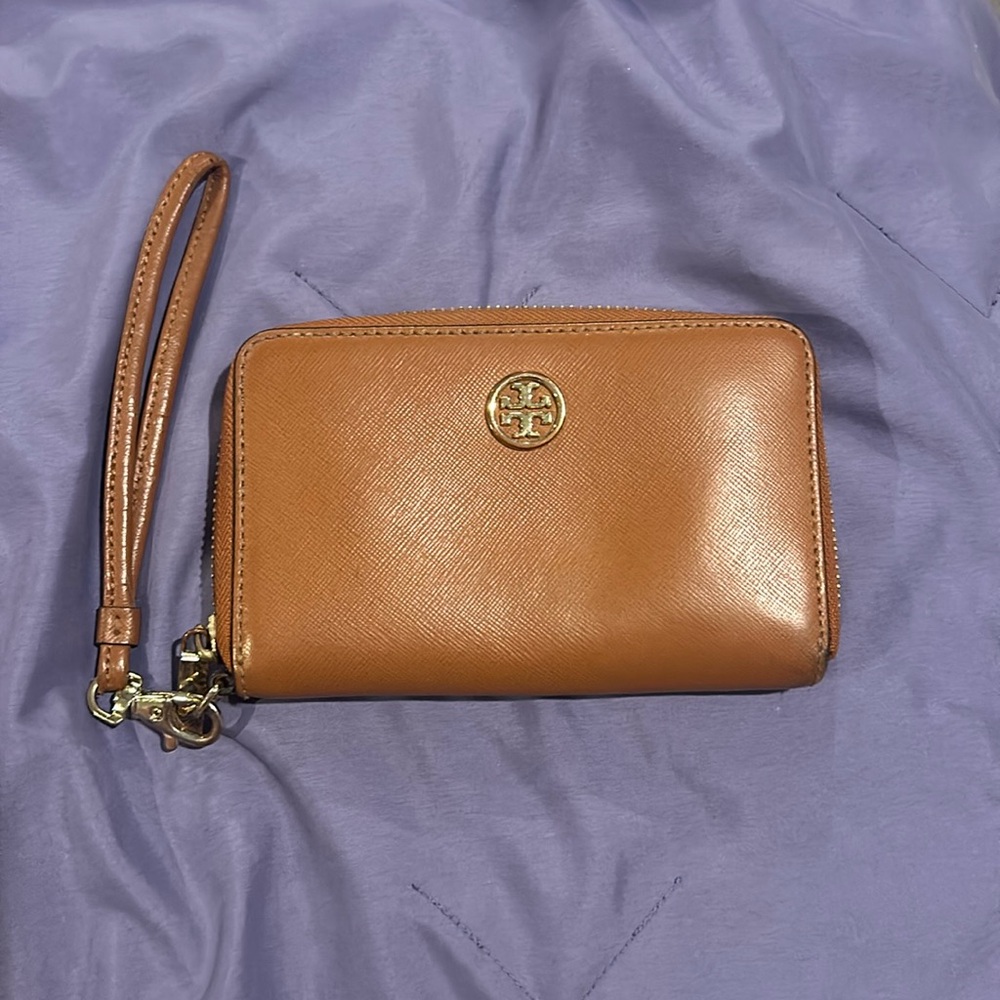 TORY BURCH ROBINSON PEBBLED ZIP CONTINENTAL WALLET